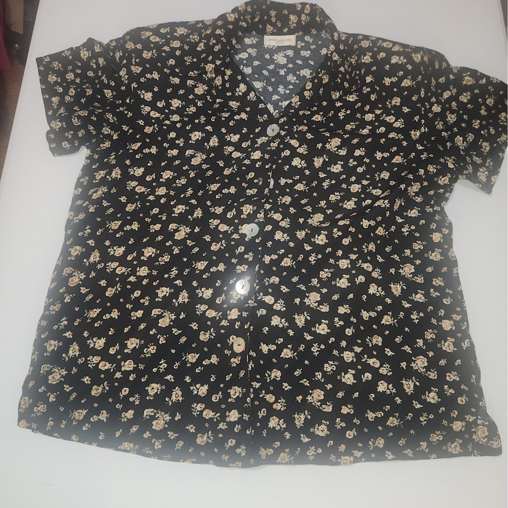 Jones NY Sport Petite Floral Button Down Blouse Black Short Sleeve PM